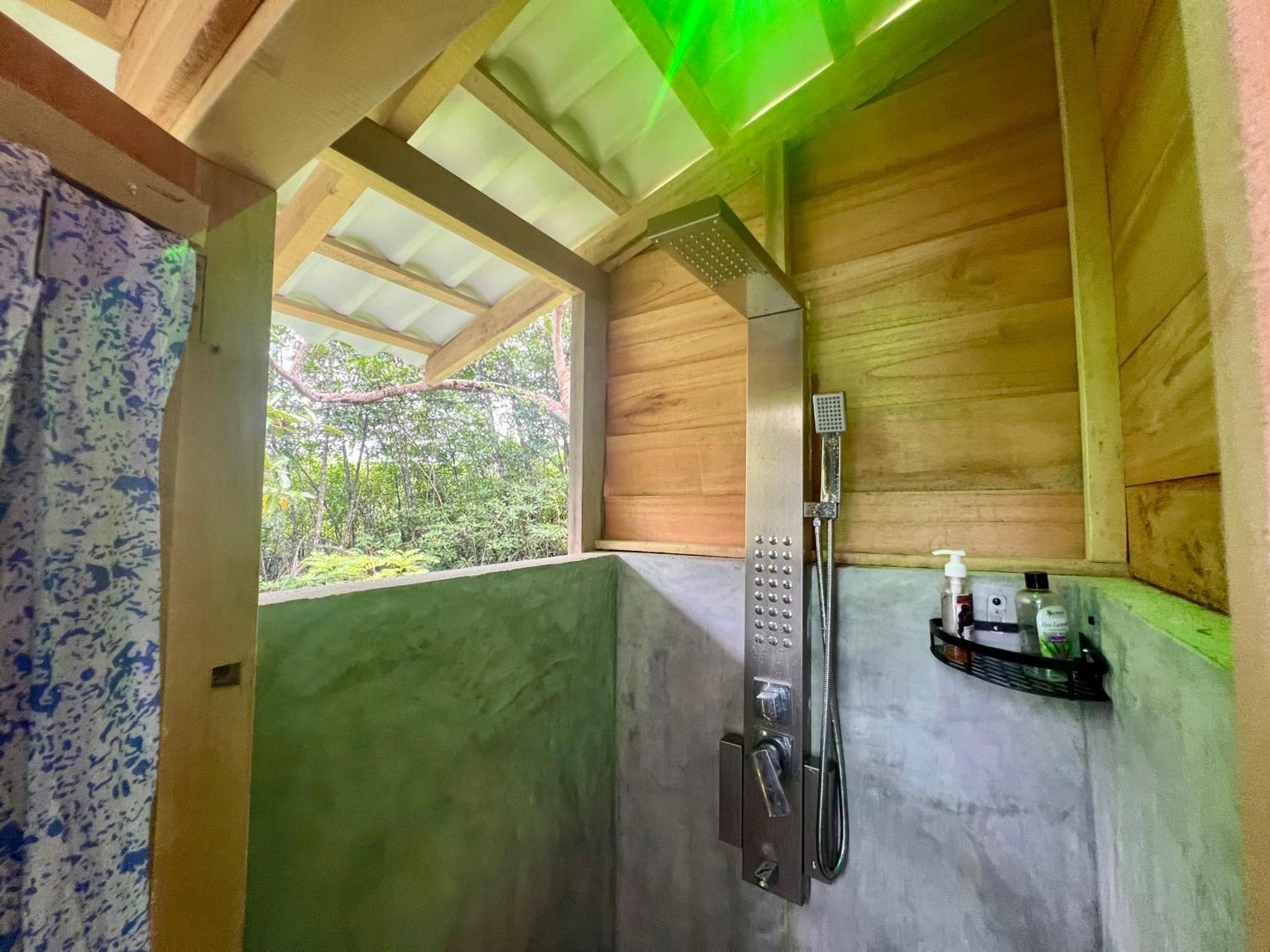 Thelakehostel Hikkaduwa Bagian luar foto